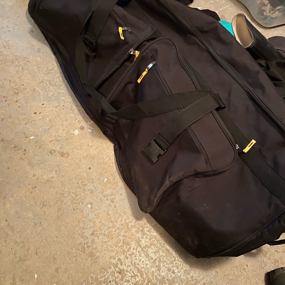 XL 52” Duffle bag Embroided with name DREW in red. - Picture 3 of 3